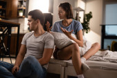 Signali da više niste privlačni partneru: Kako prepoznati promene u ponašanju i pažnji
