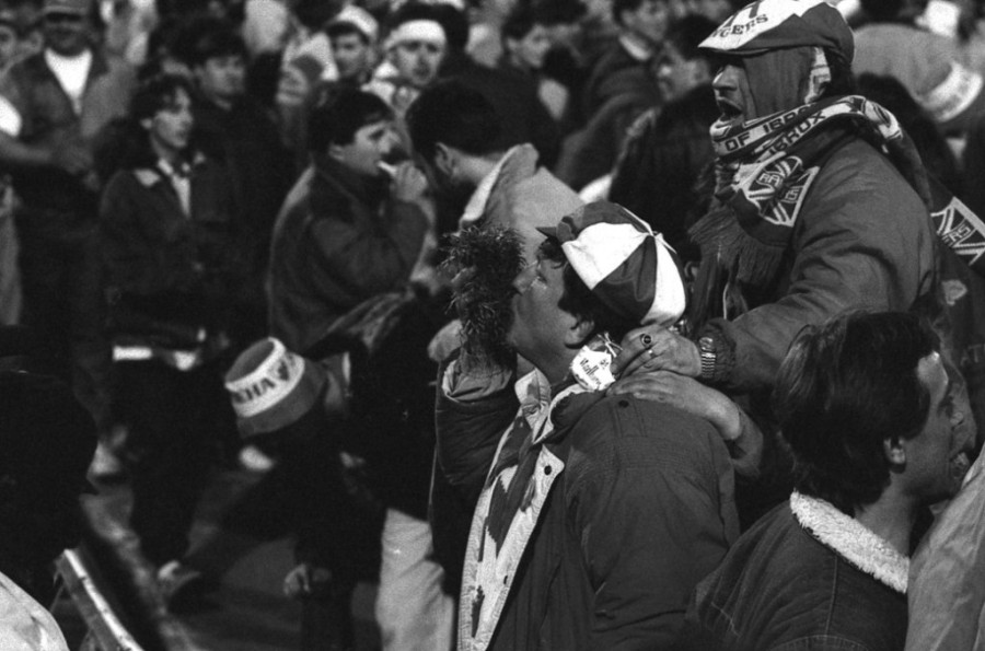 Nebo se otvorilo, stadion je eksplodirao! Zvezda je na današnji dan izbacila Bajern i krenula u Bari po "ušati pehar" (FOTO/VIDEO)