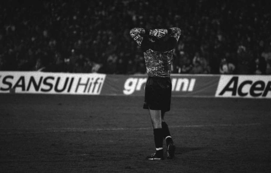 Nebo se otvorilo, stadion je eksplodirao! Zvezda je na današnji dan izbacila Bajern i krenula u Bari po "ušati pehar" (FOTO/VIDEO)