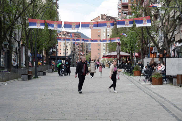 Građane Severne Mitrovice obradovao sunčan dan, izbori koje je organizovala Priština nikoga ne zanimaju