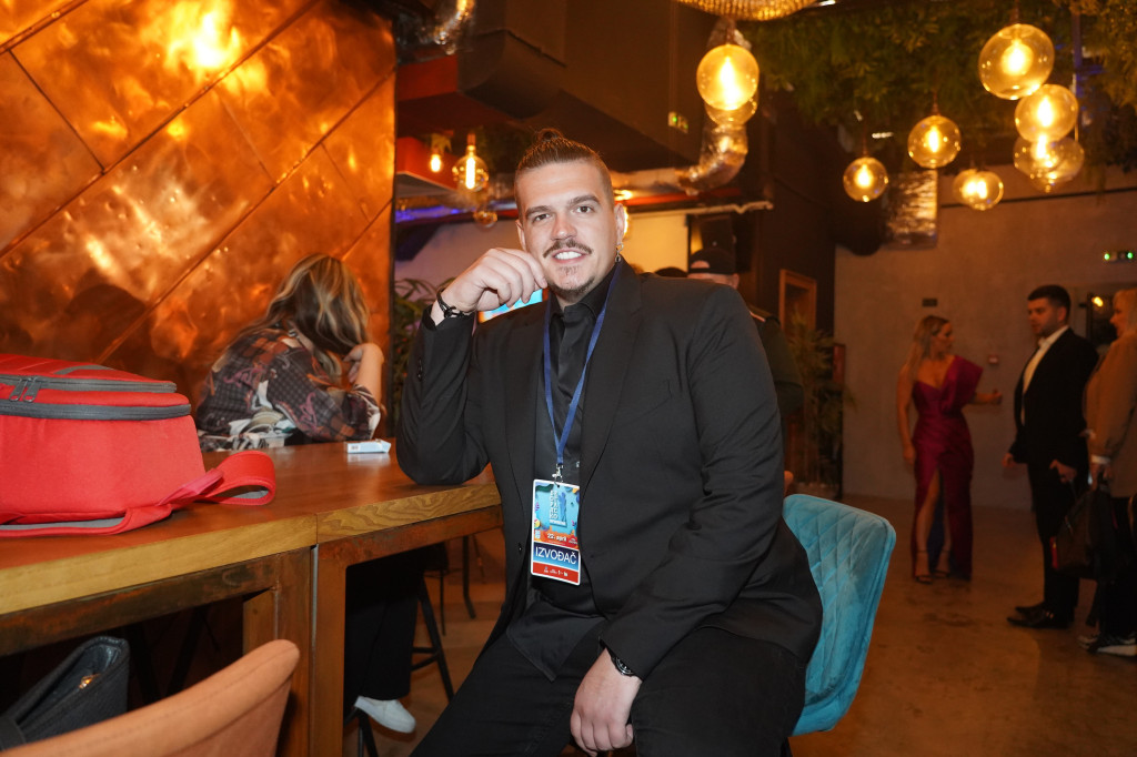 Bivši dečko Aleksandre Mladenović prvi otkrio da joj je Isak udario šamar: Ovako je pevač tada reagovao!