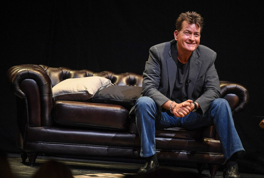 Čarli Šin šokirao izjavom o drogiranju Metjua Perija: Prepoznao sam da nije bio "čist" (FOTO)