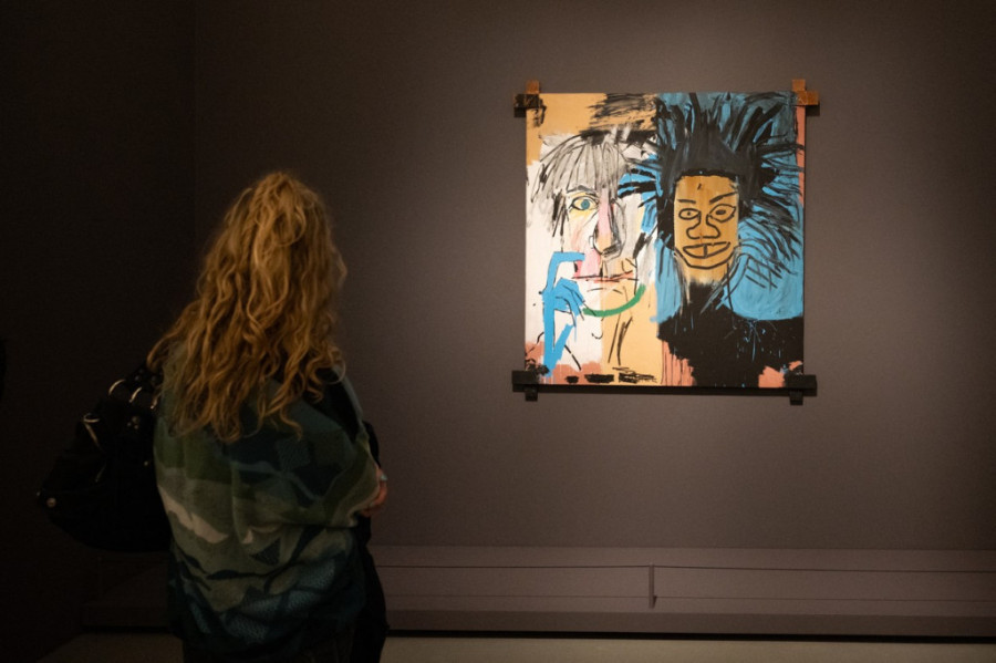 U Parizu otvorena ekskluzivna izložba „Baskijat x Vorhol“: Kad slikaju četiri ruke (FOTO)