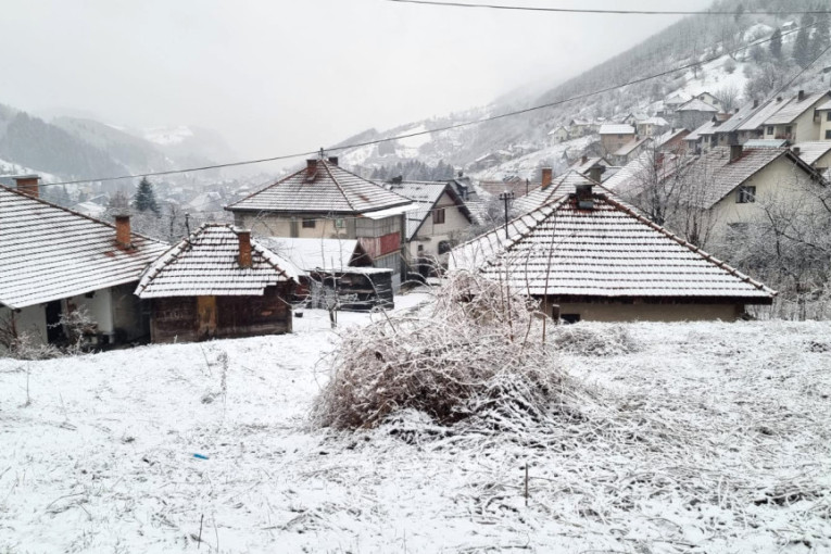 Kakav dan u Srbiji, a šta nas očekuje večeras? Grad padao u Despotovcu, sneg samo što nije u ovim delovima Srbije (FOTO)