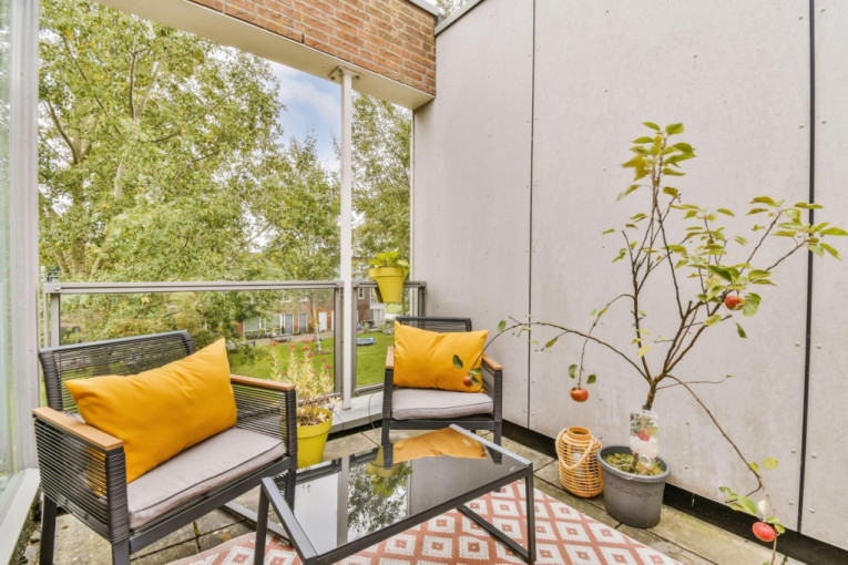 Predstavljaju ogroman bezbednosni rizik: Ovih pet stvari nikako ne smete da držite na terasi