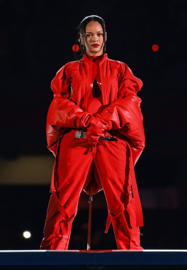 "Previše je nervozna!" Rijana otkazala svoj veliki povratak na scenu: Još nije pravo vreme za to!