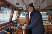 "Kapetan na belu lađu": Vučić poslao snažnu poruku - naš srpski brod sigurno plovi! (FOTO)