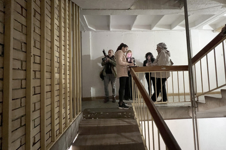 Novi detalji jezive tragedije u Rumi: Majku i sebe ubio hicima iz pištolja