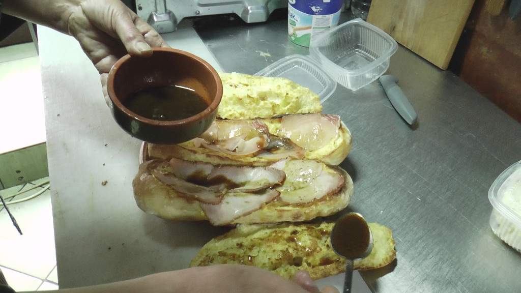 Mora biti žuta, mekana i baš masna: Domaćica Rada otkriva tajnu kako se pravi čuveno jelo zlatiborskog kraja - komplet lepinja (FOTO)