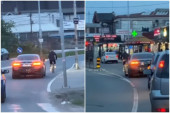 Biciklista napravio kolaps u Železniku: Vozio dvotočkaš pod pratnjom - vozači pobesneli! (VIDEO)
