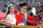 Kako je počela ljubavna priča princa Vilijama i Kejt Midlton: Prve zvanične fotografije šeste sezone "Krune" (FOTO)