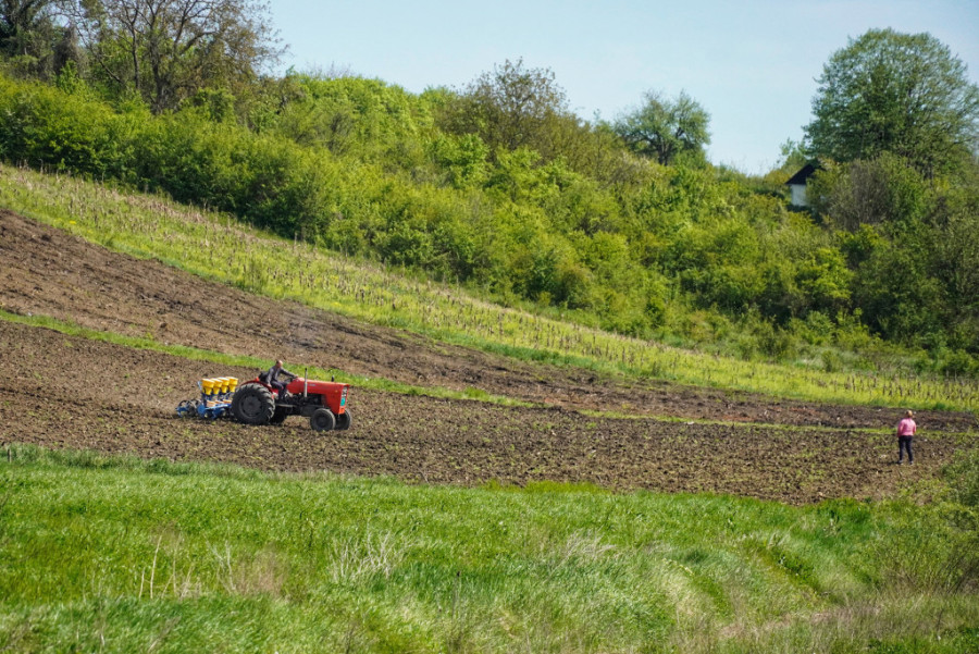 Poljoprivrednicima olakšano dobijanje povoljnih kredita