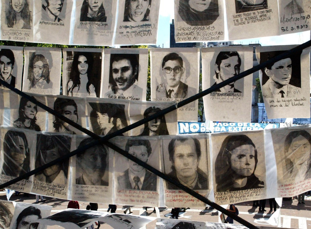 Letovi smrti: Ljude bi stavljali u avione, a onda bi ih bacali u Atlantski okean! Jedna letelica ima posebnu priču (VIDEO)