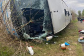 Težak udes na putu Priština-Peć: Oko 30 povređenih u sudaru autobusa, kamiona i automobila