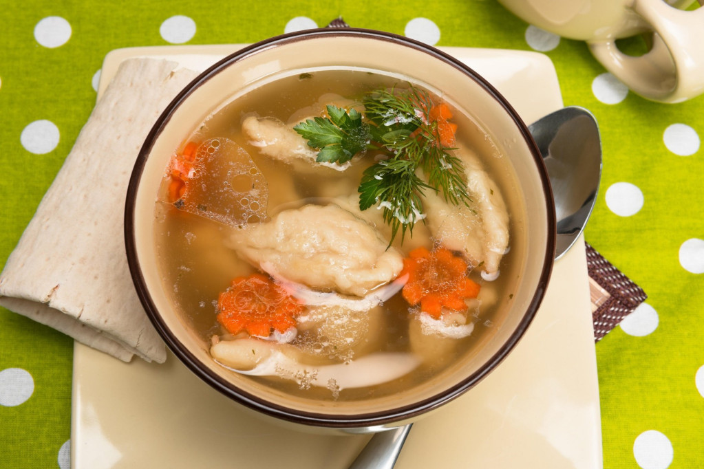 Tajna najmekanijih knedli za supu je u jednom sastojku koji svaka domaćica ima u frižideru