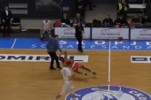 Srpski trener napravio veliki skandal! Nestvarno - Gagi Nikolić ušao nasred terena i uradio nešto dosad retko viđeno! (VIDEO)