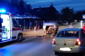 Udes u Subotici: Automobil se prevrnuo na krov, stanje putnika nije poznato (FOTO)