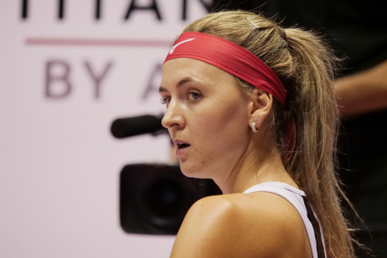 Ukrajinska teniserka zaplakala usred meča u Francuskoj!  Meč stao zbog sirene za vazdušnu opasnost (VIDEO)