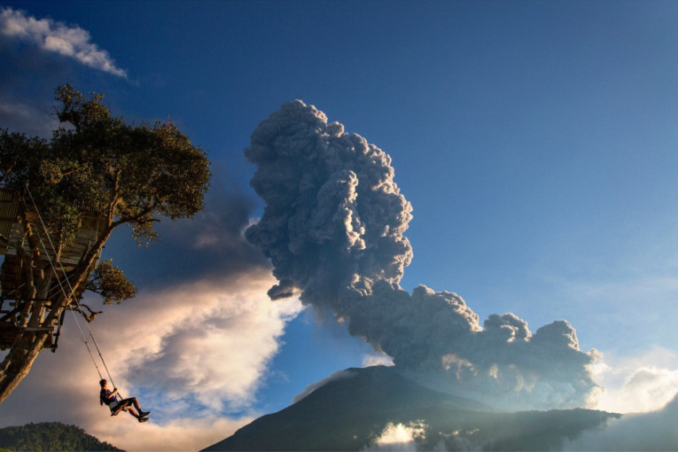 Ljuljaška na kraju sveta: Navala adrenalina, osećaj slobode i neverovatan pogled na aktivni vulkan