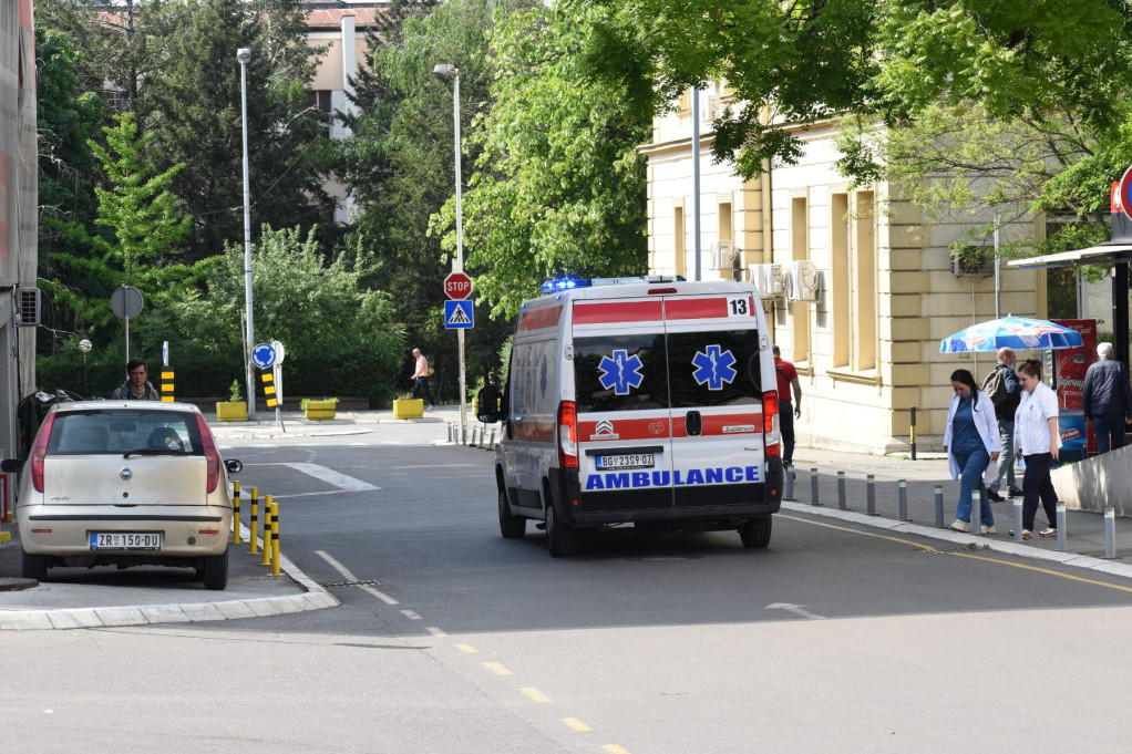 Noć u Beogradu: Devojčica povređena u udesu na obilaznici, povrede sanirane na licu mesta