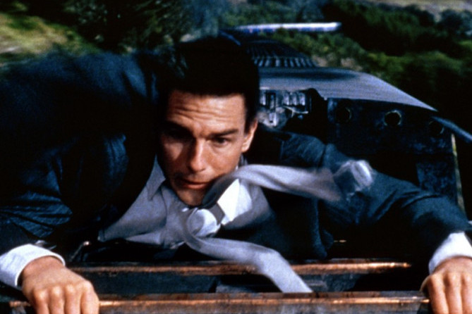 Spektakularne vratolomije Toma Kruza u "Nemogućoj misiji 7": Tuča na krovu voza dok juri neverovatnom brzinom (FOTO)