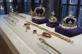 Složena simbolika: Šta predstavljaju regalije koje su na krunisanju date kralju Čarlsu