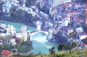 Objavljeni ekskluzivni snimci rušenja Starog mosta u Mostaru: Zagreb se od ovog zločina nikada nije ogradio (VIDEO)
