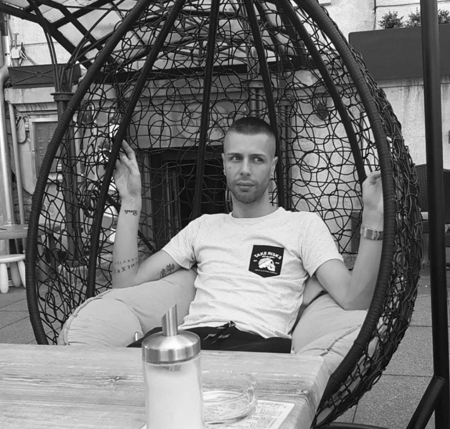 Otkriveno od čega je preminuo estradni frizer Nikola Rakoci: Poznati se u suzama i dalje opraštaju od njega