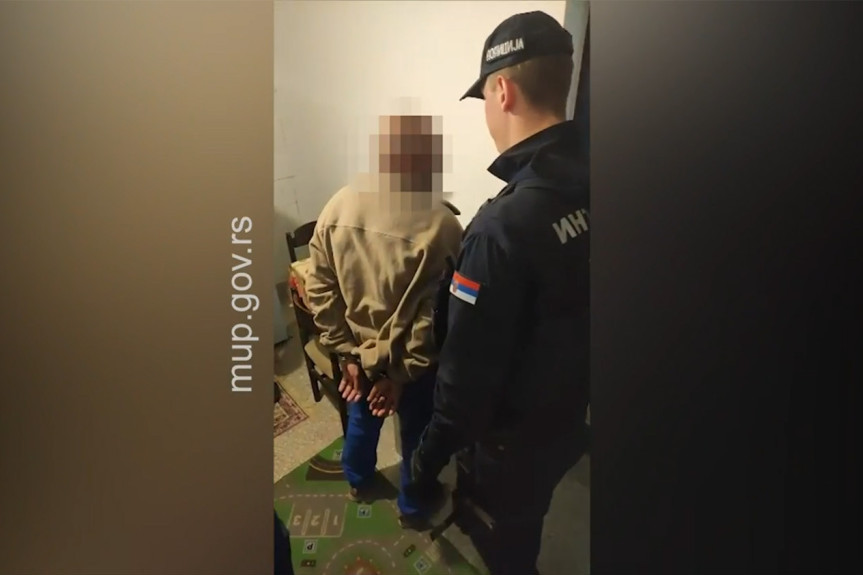 Pozvao policiju u pomoć da ne bi počinio "masakr kao ovaj što se dogodio": Uhapšen muškarac iz Leštana (VIDEO)
