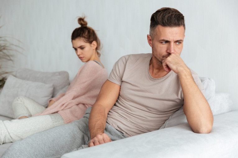 Šest obrazaca toksičnog ponašanja u vezi za koje mnogi parovi misle da su normalni