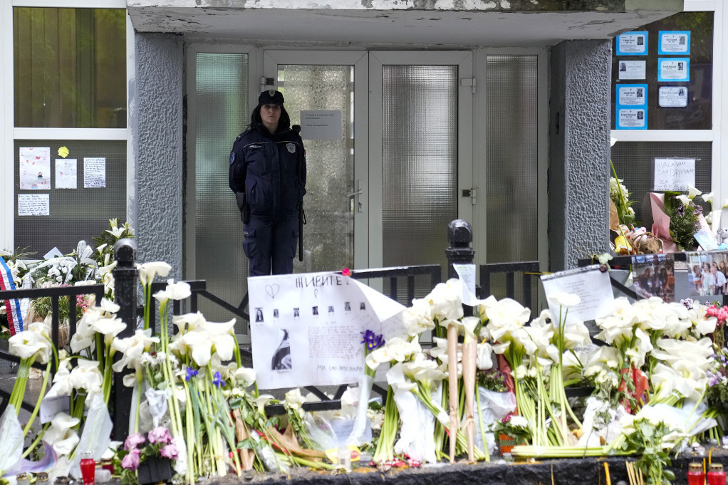 Sutra sahrana male Angeline: Na beogradskom groblju Lešće ispraćaj i desete žrtve Koste K. (13)