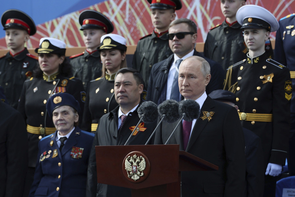 "Zapad je zaboravio ko nije žalio živote za slobodu Evrope": Putin održao govor na Paradi pobede u Moskvi (FOTO)