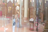 Užas u Sabornoj crkvi u Nišu! Mladić ostavio preteće pismo: "Eksplozivom ću pobiti sve sveštenike" (VIDEO)