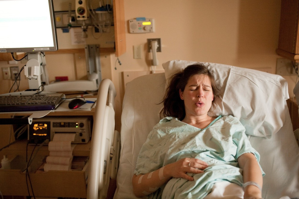 Revolucionarni korak u niškom porodilištu: Uvođenje medicinskog gasa "smejavca" za ublažavanje straha i bola tokom porođaja