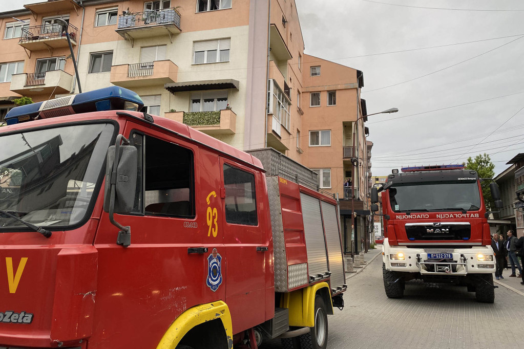 Tragedija kod Paraćina: Goreli kontejneri za smeštaj radnika, vatrogasci pronašli telo muškarca