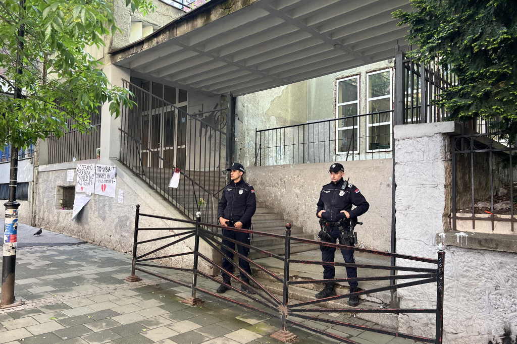 Policija će u potpunosti obezbeđivati srpske škole: Pre, za vreme i posle nastave i to u obe smene!