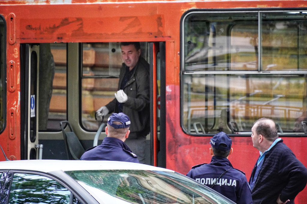 Drama u tramvaju: Putnica udarila vozača u grudi, prekid saobraćaja trajao 45 minuta