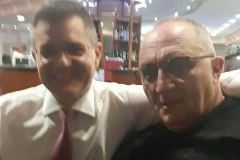 Vitlali pištoljima i pretili polivanjem benzinom, a sada "brinu" o sigurnosti građana: Ovako jeremićevci vode borbu protiv nasilja (FOTO)