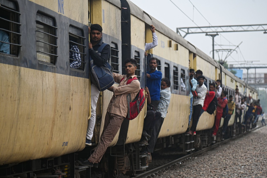 Zašto vozovi tako često ispadaju iz šina u Indiji? (VIDEO)