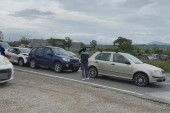 Lančani sudar na Ibarskoj magistrali: Četiri automobila se zakucala jedan u drugi! (FOTO)