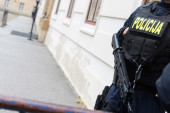 U Zagrebu se pronela vest da je učenik posle svađe doneo pištolj u školu: Direktorka tvrdi da je sve "dečji sukob"