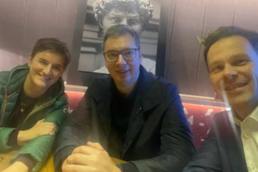 Vučić se oglasio na Instagramu: Ovde smo nas troje, Ana, Siniša i ja! (FOTO)