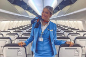 Stjuardesa otkrila svoje najbolje putne trikove: Kako puni telefon kad nema punjač i gde nikad ne stavlja četkicu za zube (VIDEO)