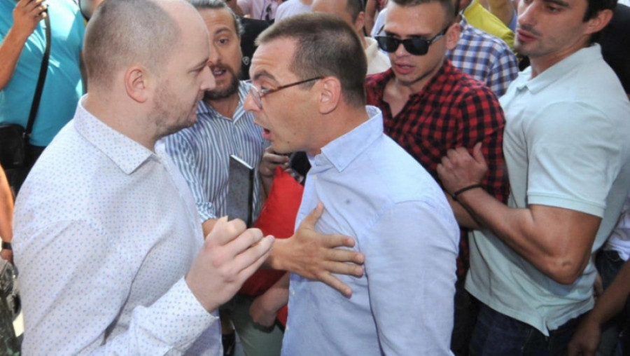 Navlačio kumu kesu na glavu, napadao političke protivnike i švercovao devize: Bastać posle niza incidenata protestuje “protiv nasilja”