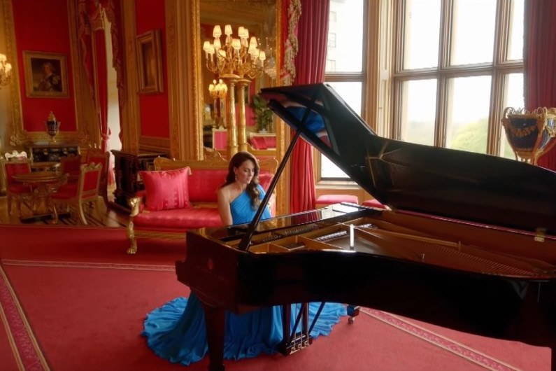 Kejt Midlton otvorila finale Evrovizije 2023: Emotivnom izvedbom na klaviru ganula milione (VIDEO)