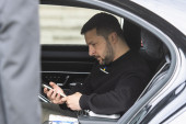Zelenski zaboravio mobilni telefon u kolima tokom posete Nemačkoj
