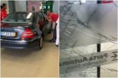 Automobilom se zakucao u bolnicu jer ga ne leče već dve godine (VIDEO)