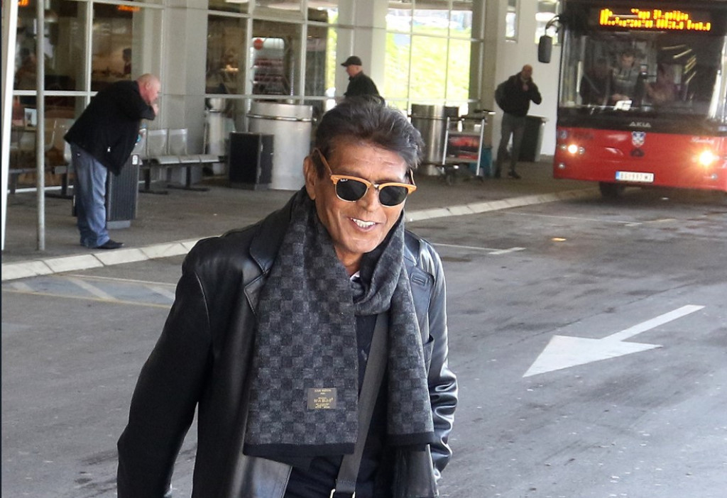 Sinan Sakić bi danas napunio 69 godina: Život mu je bio pun skandala, a u pesmama je ostavio dušu!