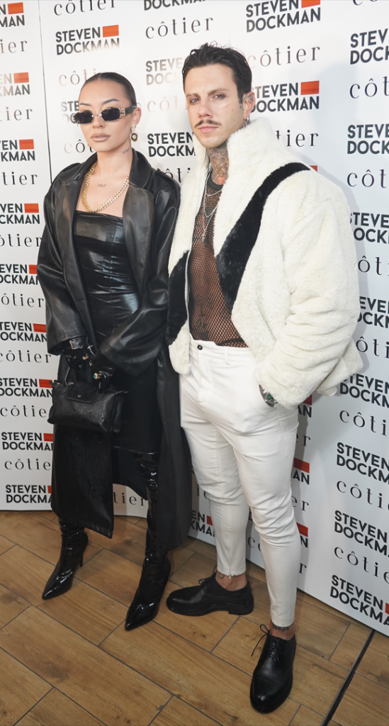 Paula Hublin na leđima MMA borca! Golišava fotografija privukla ogromnu pažnju javnosti: Priča se da neverovatno liči na Filipa Đukića!