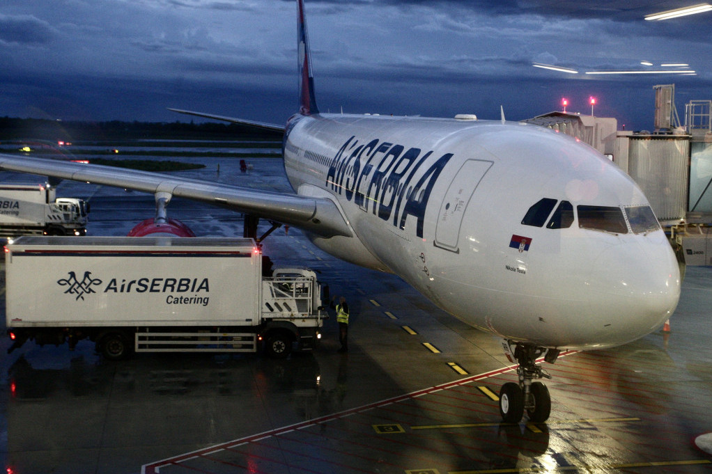 Er Srbija: Zbog zabrane točenja goriva kašnjenje i otkazivanje letova